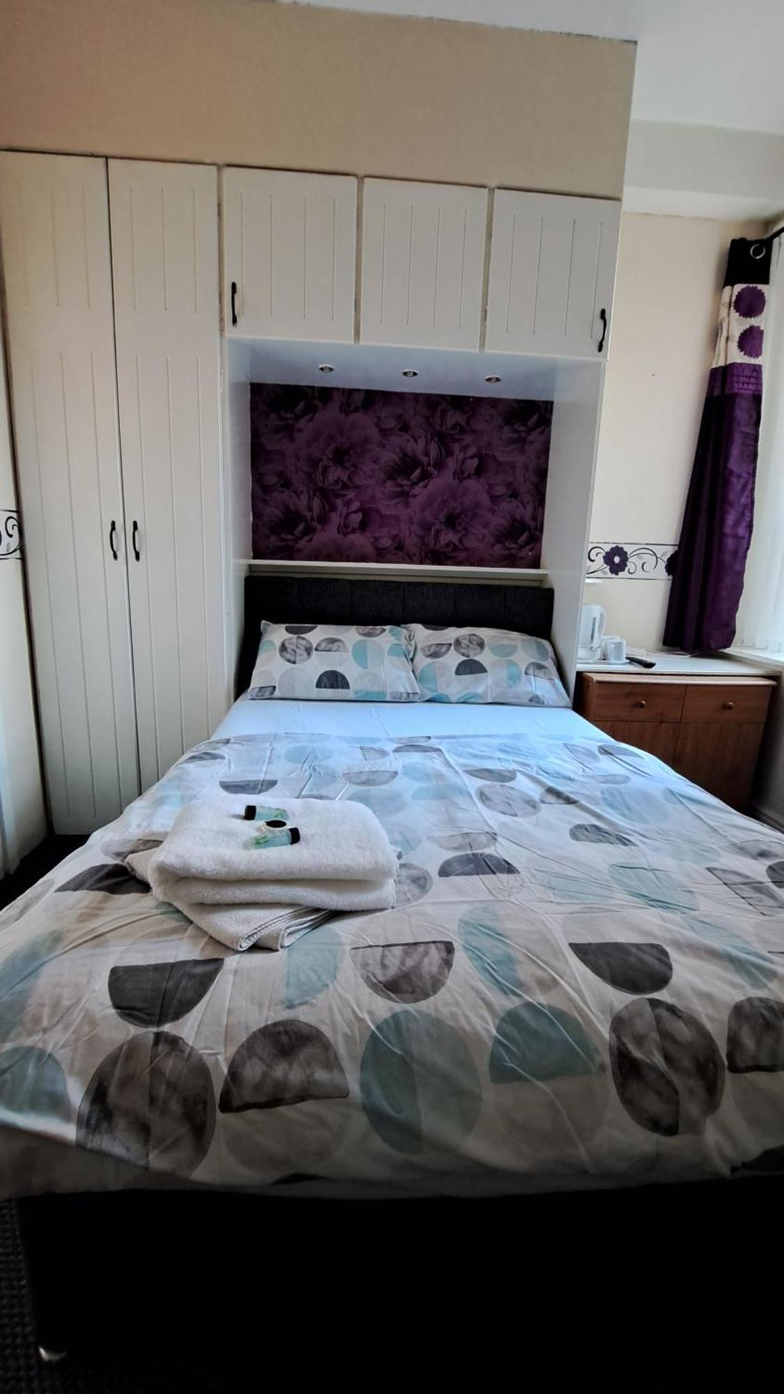 Fern Villa Hotel - Albert Road Blackpool Esterno foto