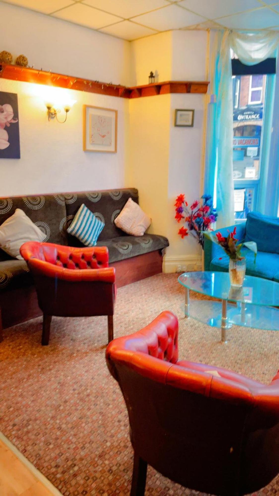 Fern Villa Hotel - Albert Road Blackpool Esterno foto