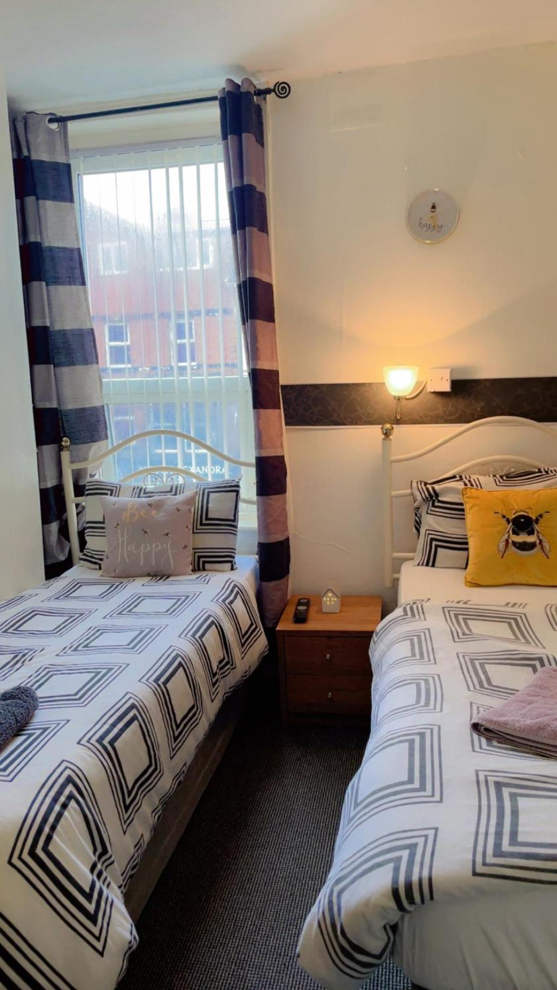 Fern Villa Hotel - Albert Road Blackpool Esterno foto