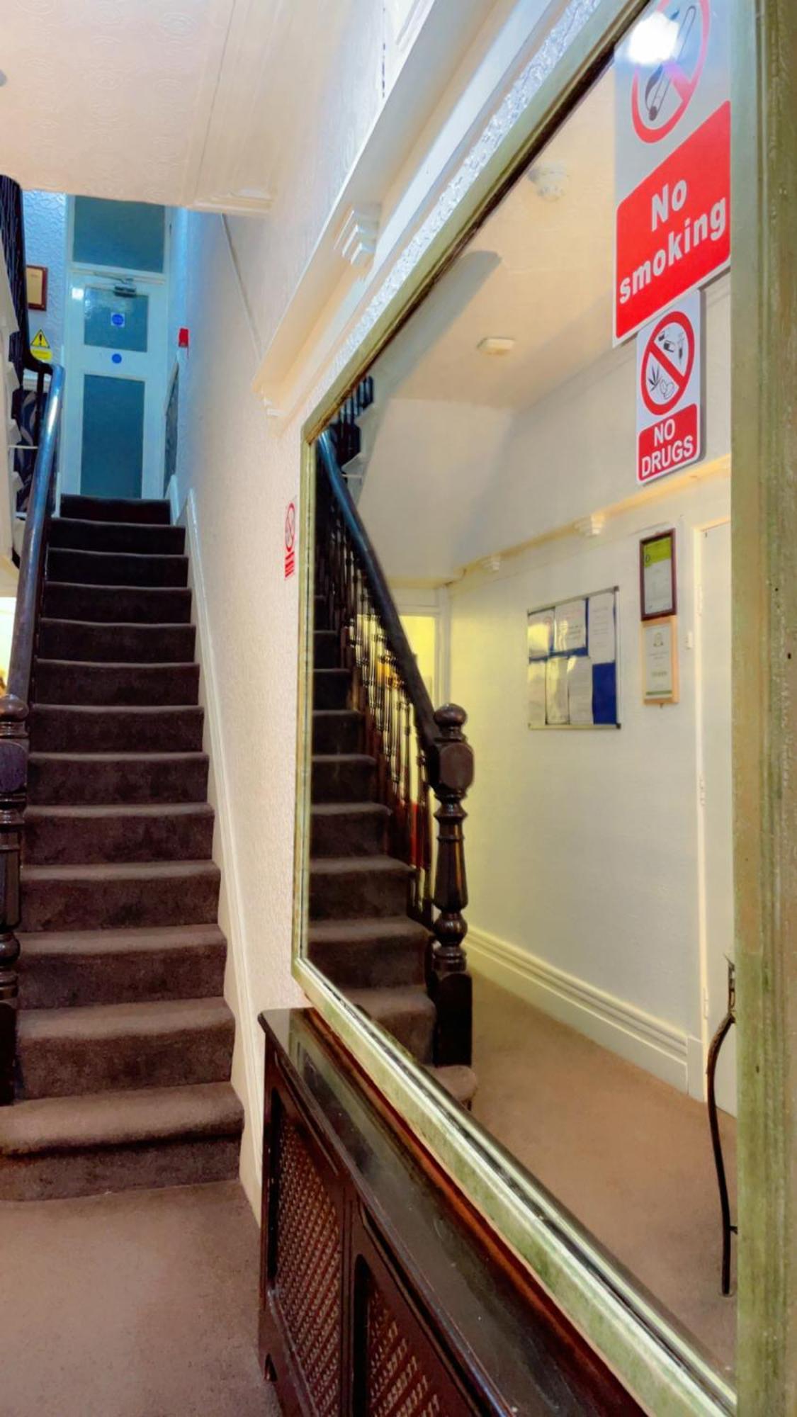 Fern Villa Hotel - Albert Road Blackpool Esterno foto