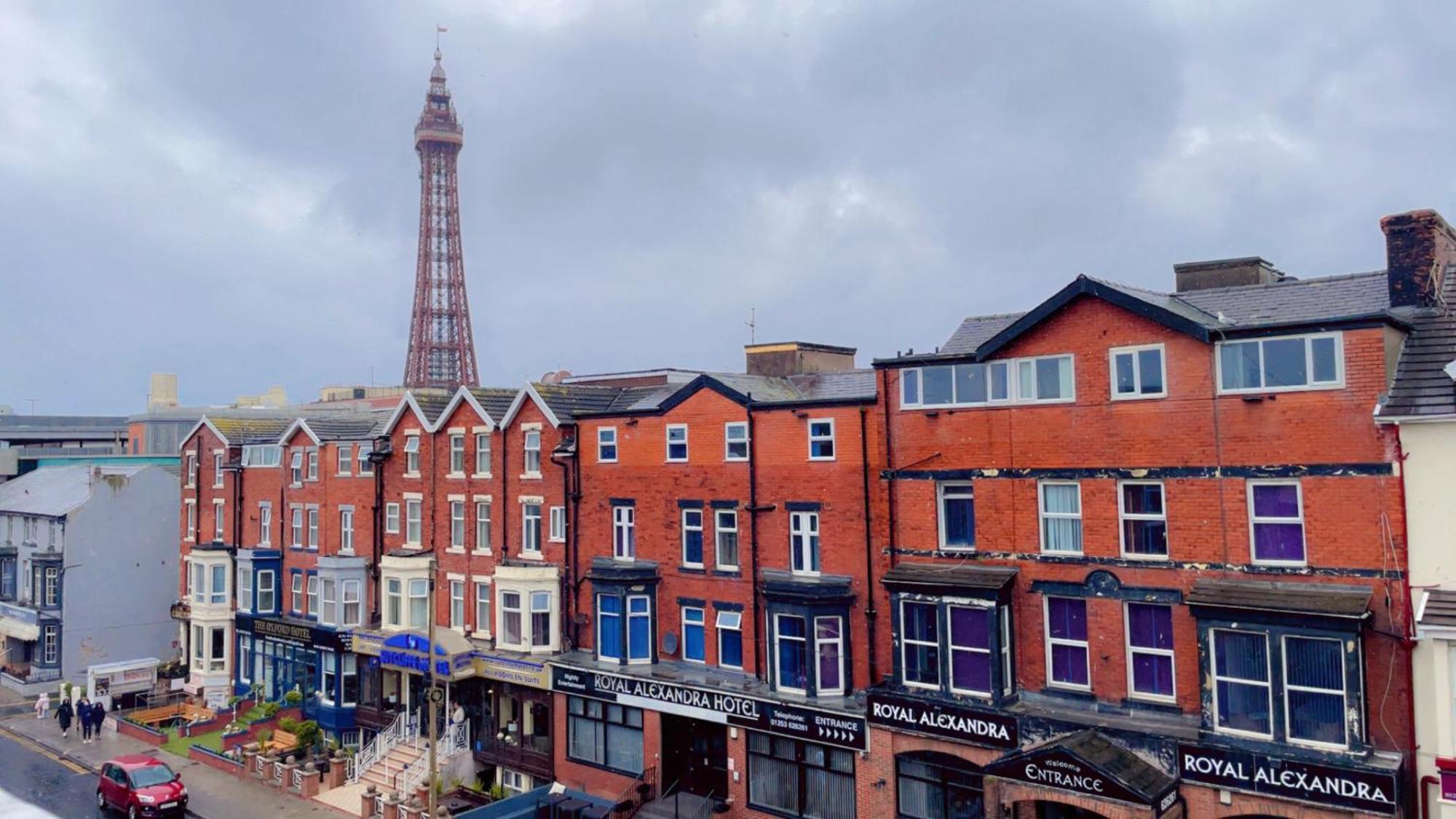Fern Villa Hotel - Albert Road Blackpool Esterno foto