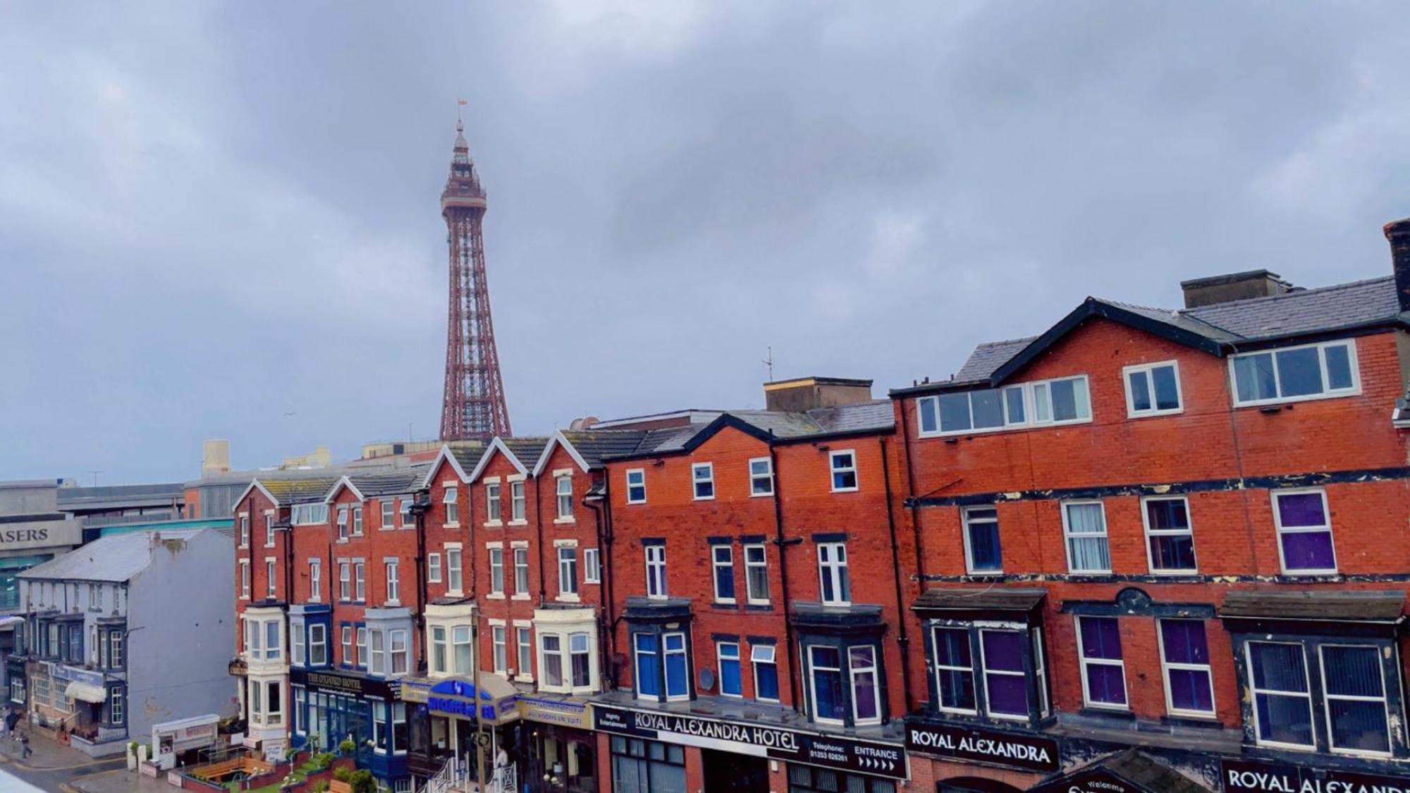 Fern Villa Hotel - Albert Road Blackpool Esterno foto